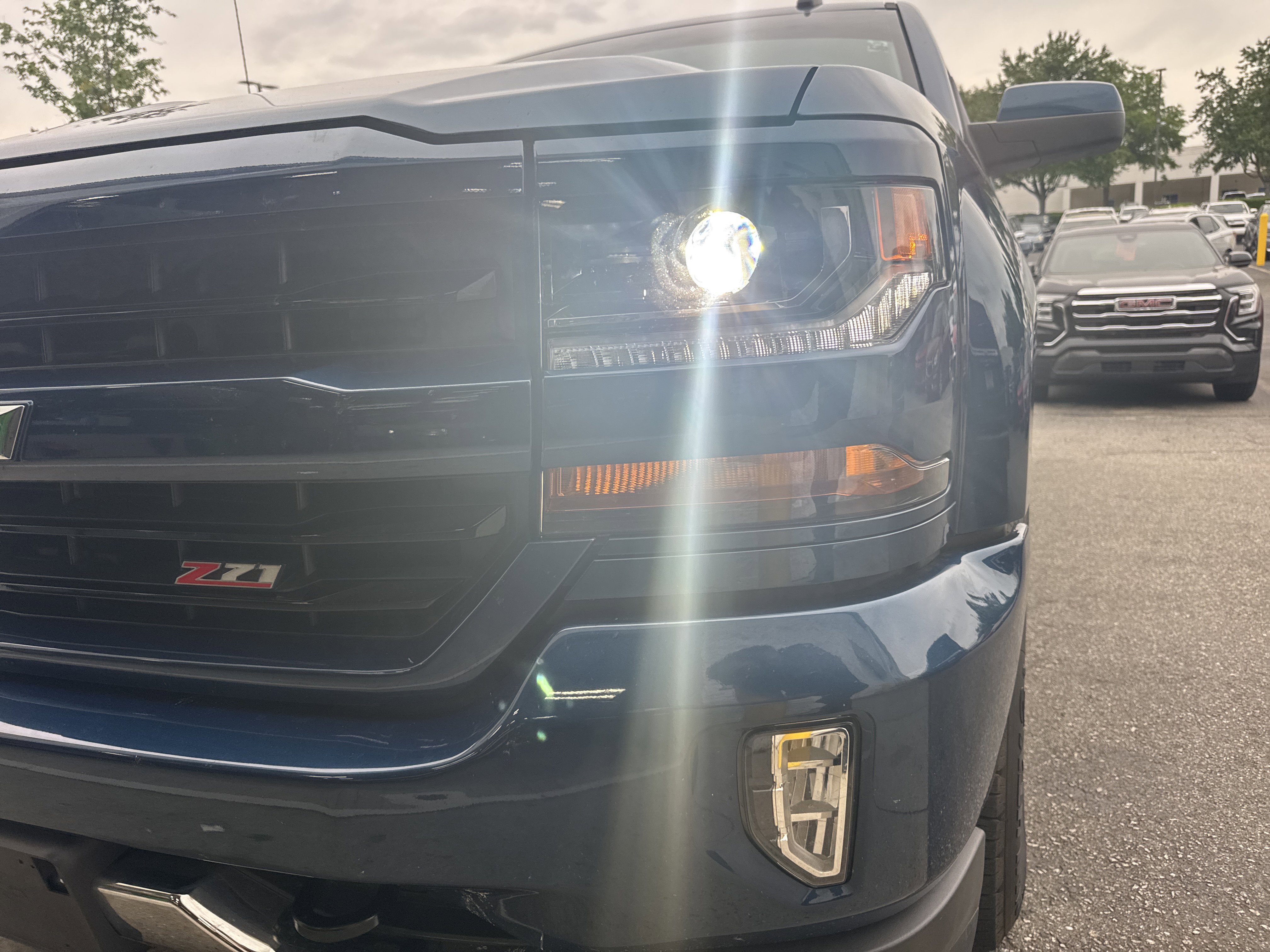 Used 2018 Chevrolet Silverado 1500 LT w/ All Star Edition AWD/4WD image 6