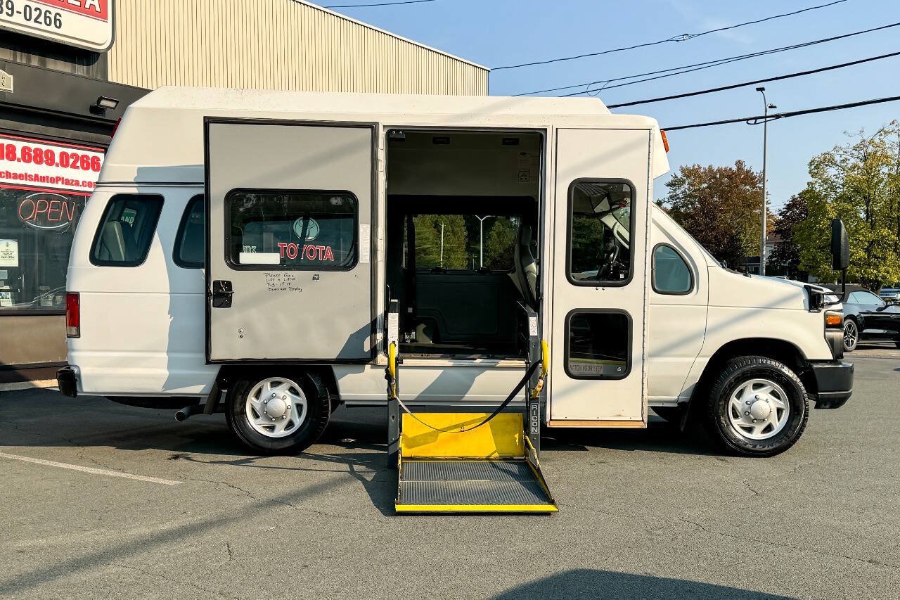 Used 2011 Ford E-350 and Econoline 350 Extended Super Duty w/ PWR Group RWD image 3