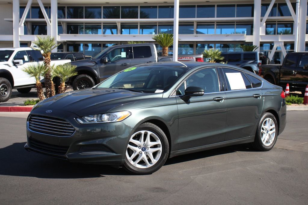 Used 2016 Ford Fusion SE image 1