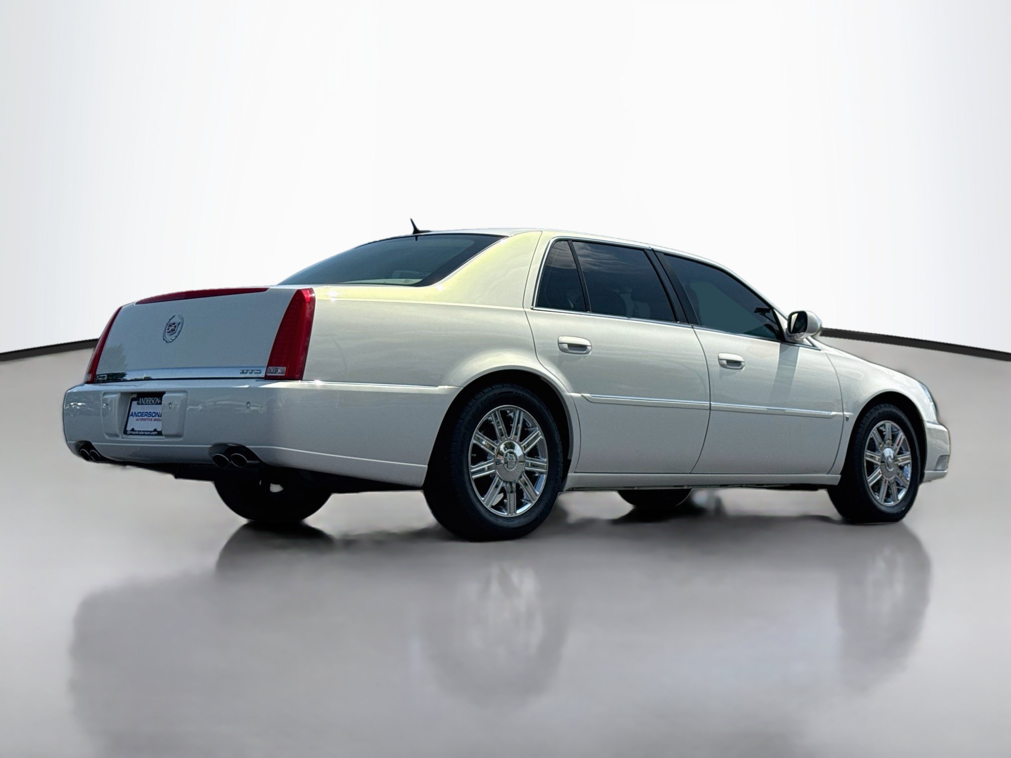 Used 2007 Cadillac DTS Luxury II FWD image 2