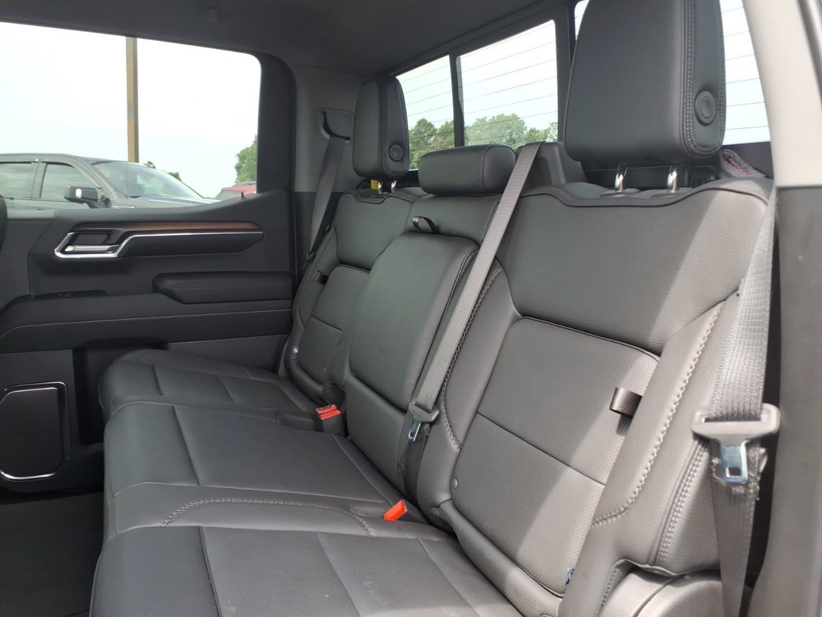 Used 2024 GMC Sierra 1500 Denali w/ Technology Package AWD/4WD image 13