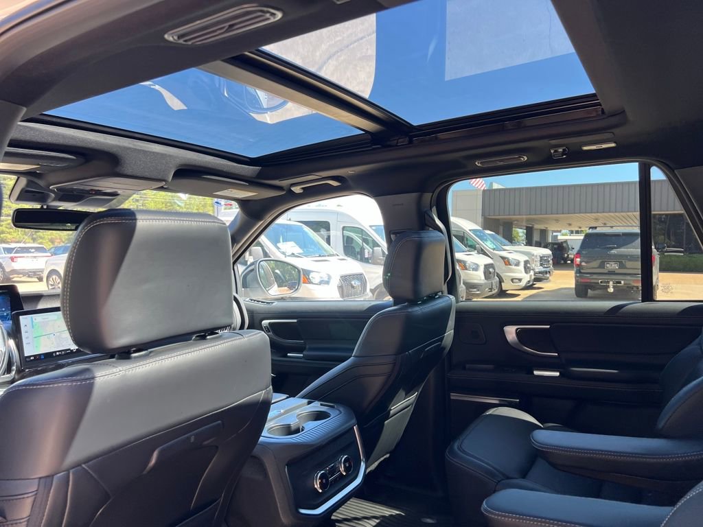 New 2025 Ford Expedition Platinum w/ Stealth Performance Package image 32