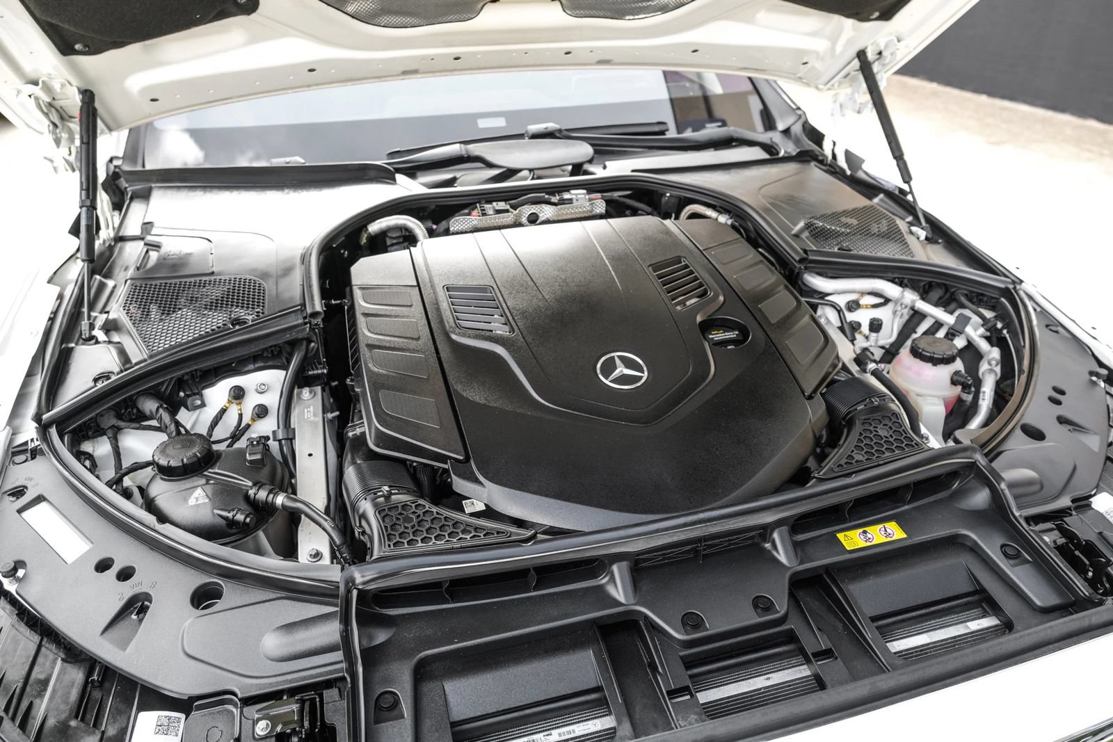 Used 2022 Mercedes-Benz S 580 4MATIC Sedan w/ AMG Line Package image 50