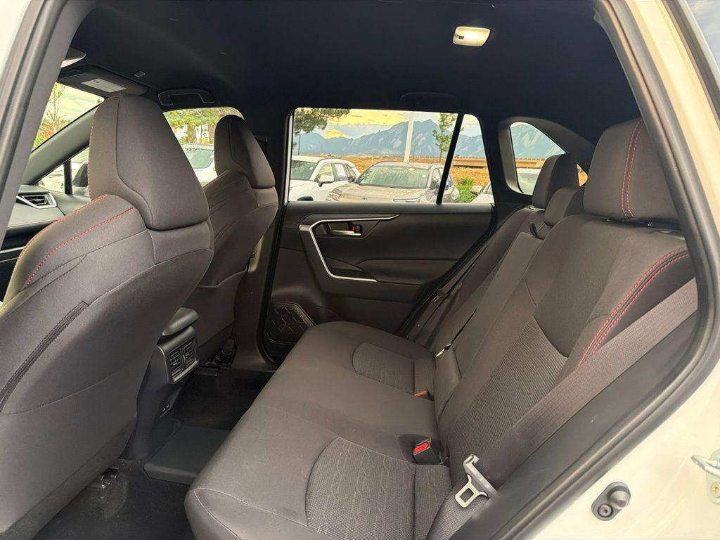 Used 2025 Toyota RAV4 SE AWD/4WD image 18