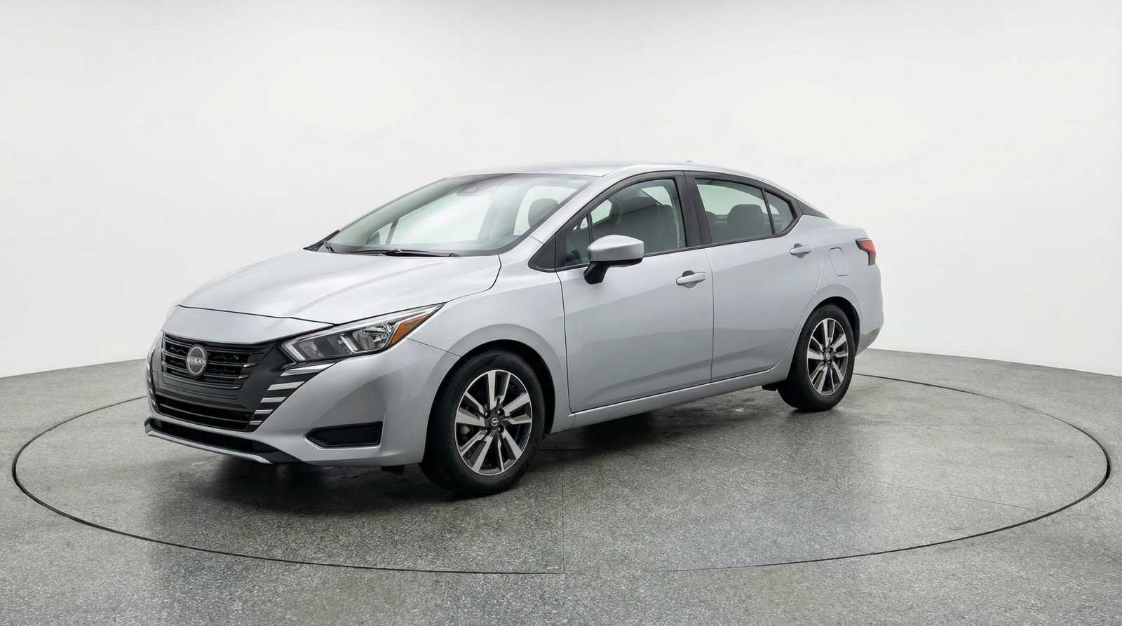 Used 2025 Nissan Versa SV image 3