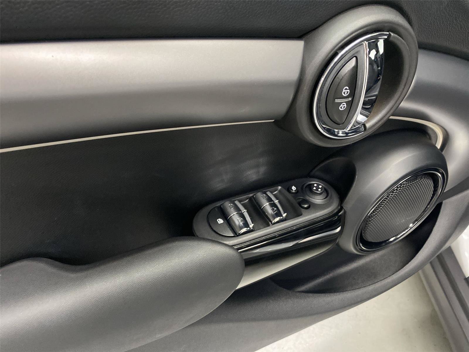 Certified 2023 MINI Cooper 4-Door Hardtop FWD image 19