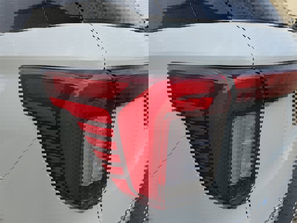 New 2025 Ford Explorer Active w/ Active Comfort Package image 32