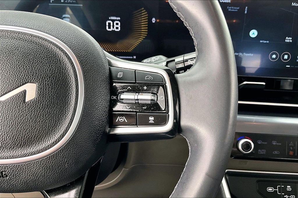 Used 2025 Kia Carnival image 19