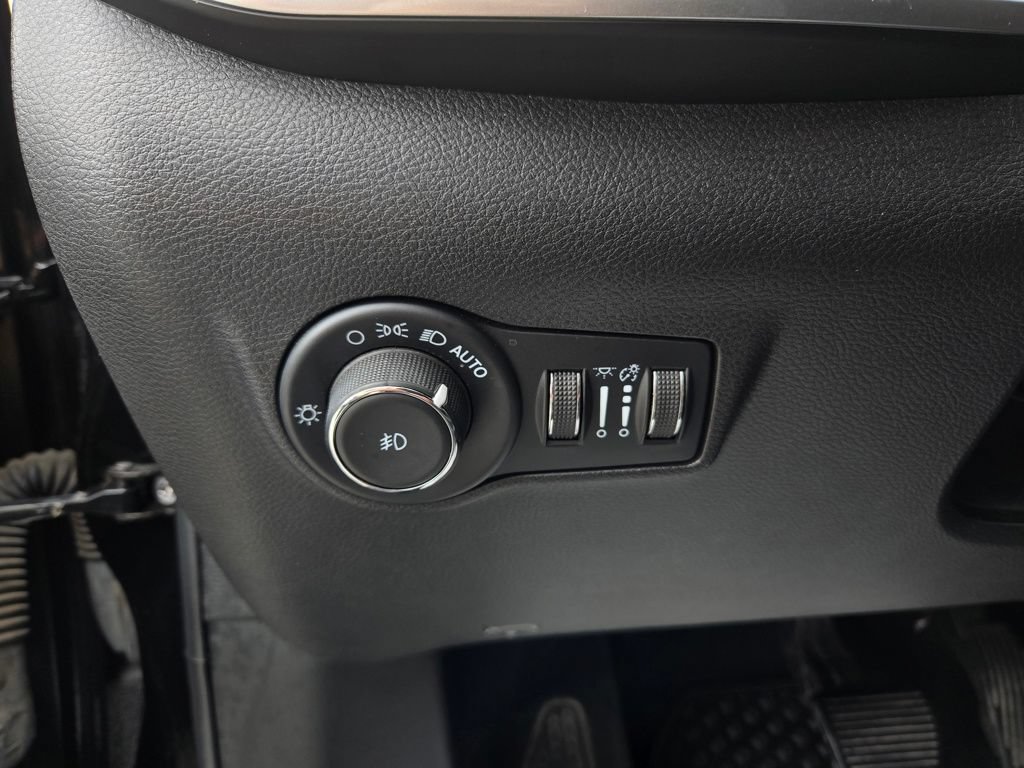 Used 2022 Jeep Compass Latitude w/ Convenience Group FWD image 16