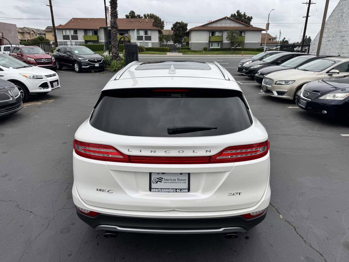 Used 2017 Lincoln MKC Reserve w/ Lincoln MKC Climate Package FWD image 4