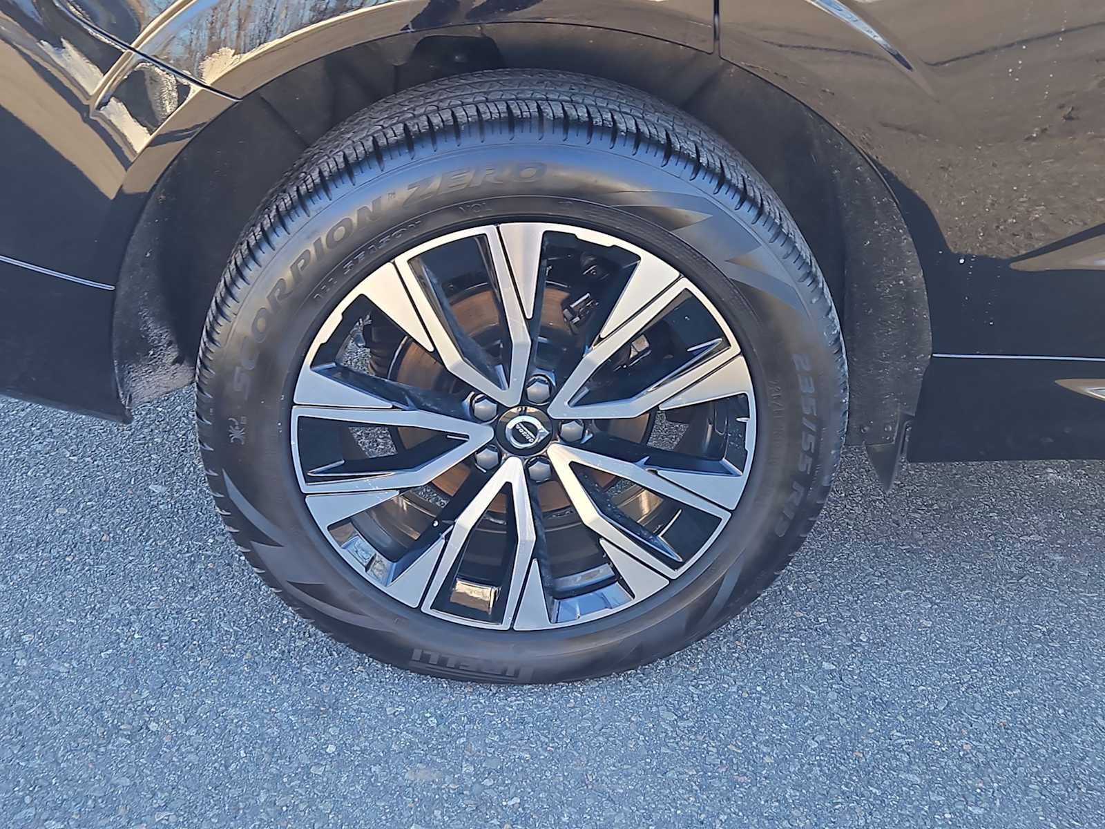 Used 2024 Volvo XC60 B5 Plus image 9