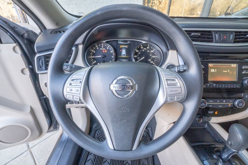 Used 2016 Nissan Rogue SV AWD/4WD image 12