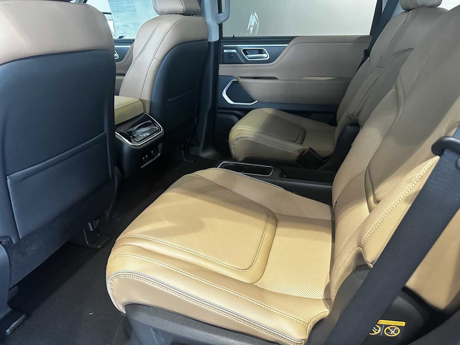 New 2026 INFINITI QX80 Luxe w/ Cargo Package image 7