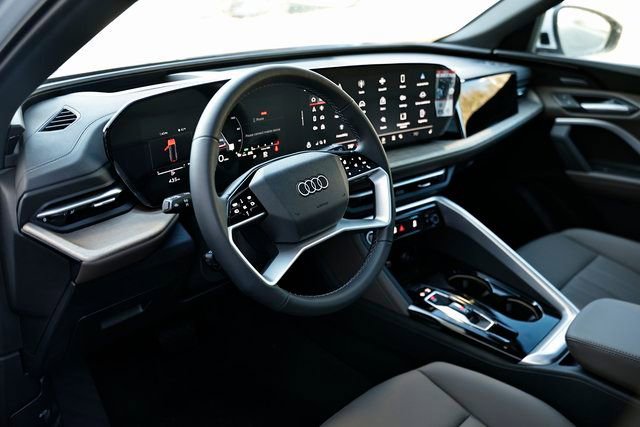 New 2025 Audi Q5 Premium Plus image 18