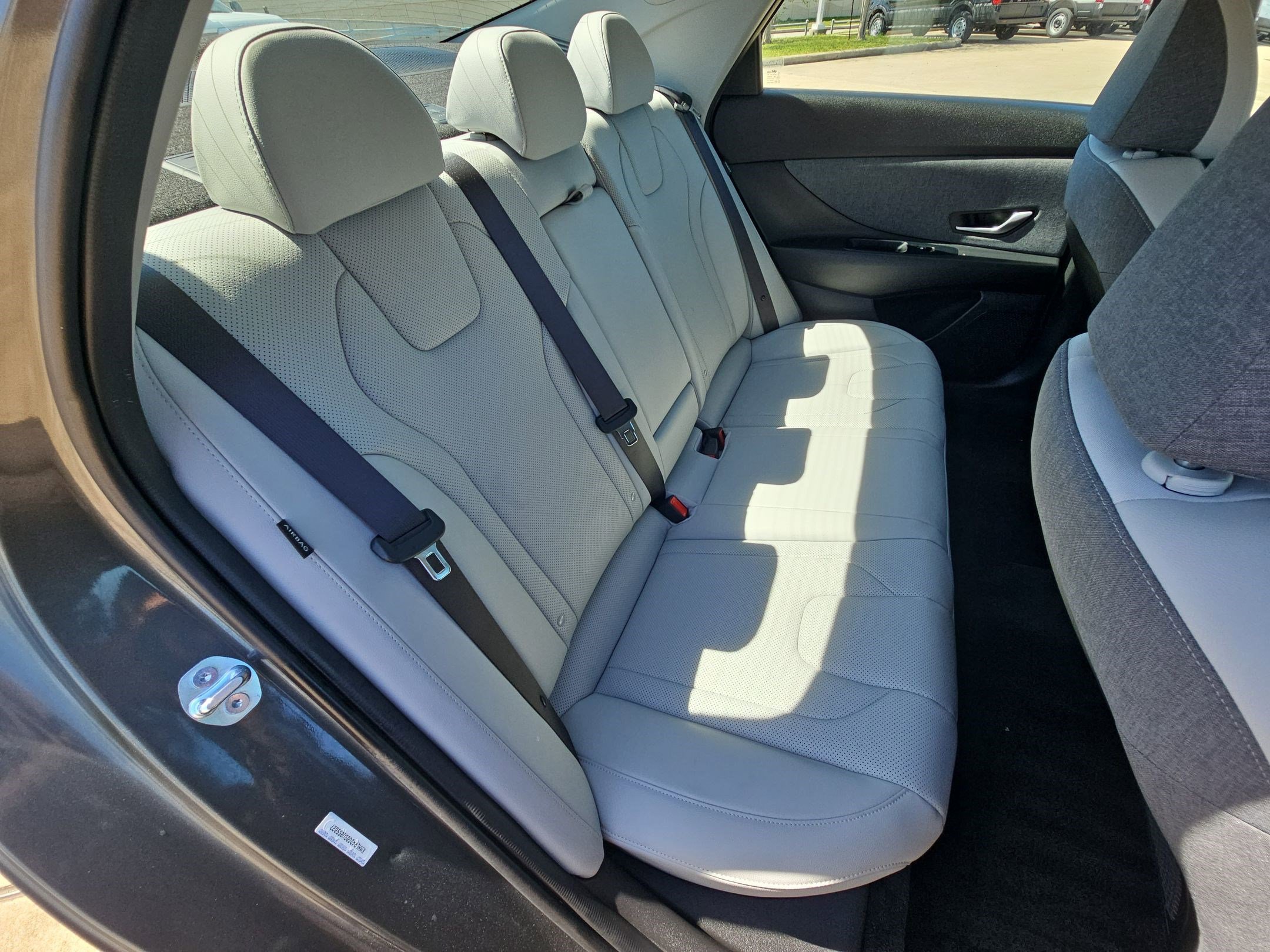 Used 2025 Hyundai Elantra Limited image 30