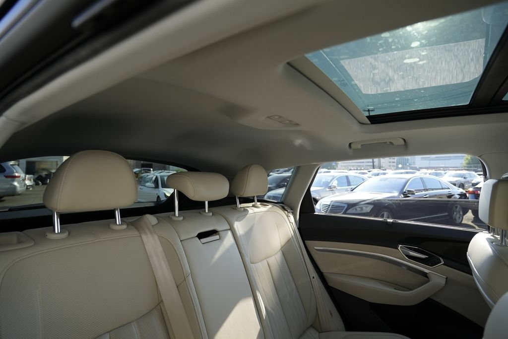 Used 2019 Audi e-tron Prestige AWD/4WD image 34