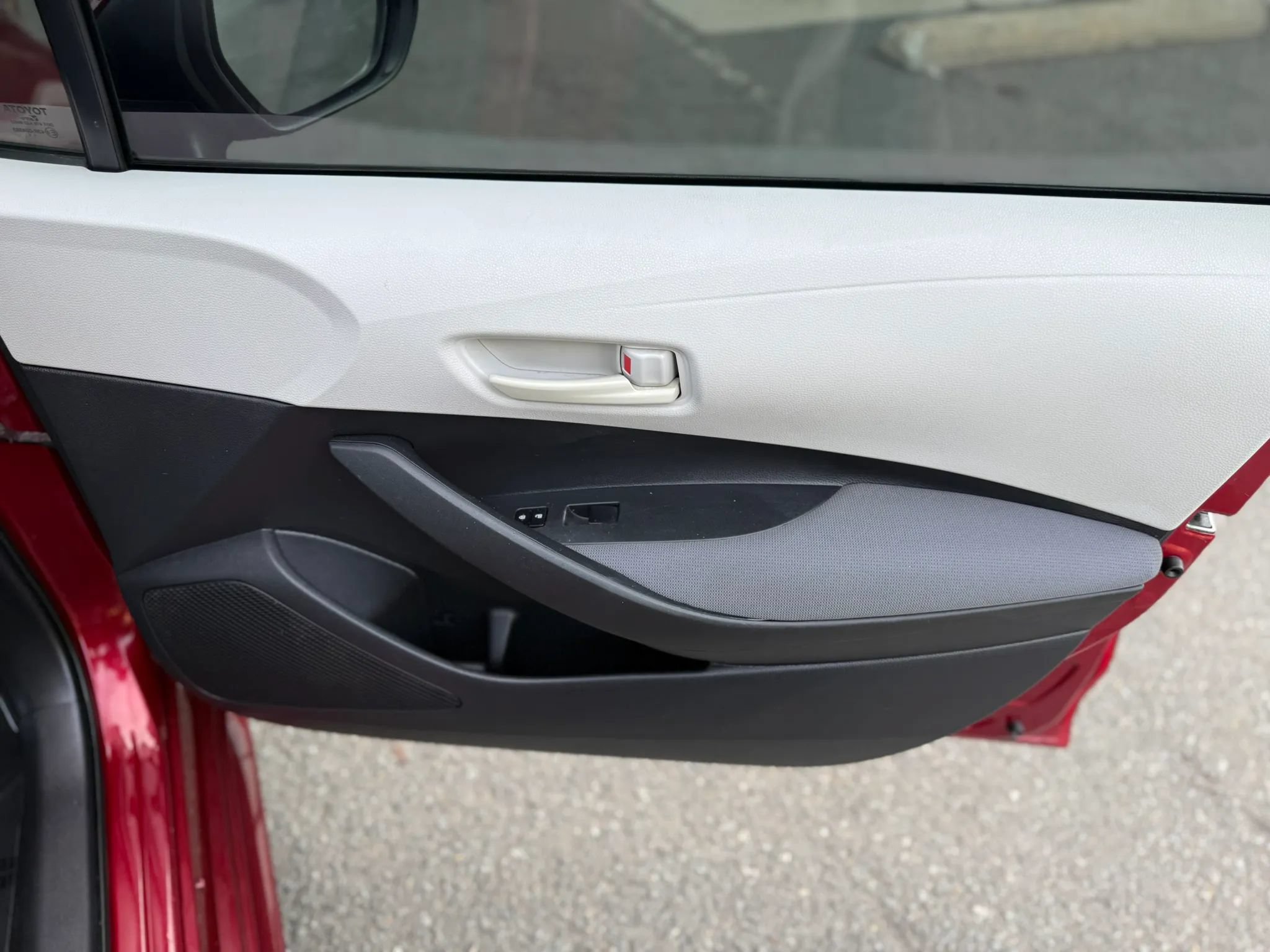 Used 2022 Toyota Corolla LE FWD image 19