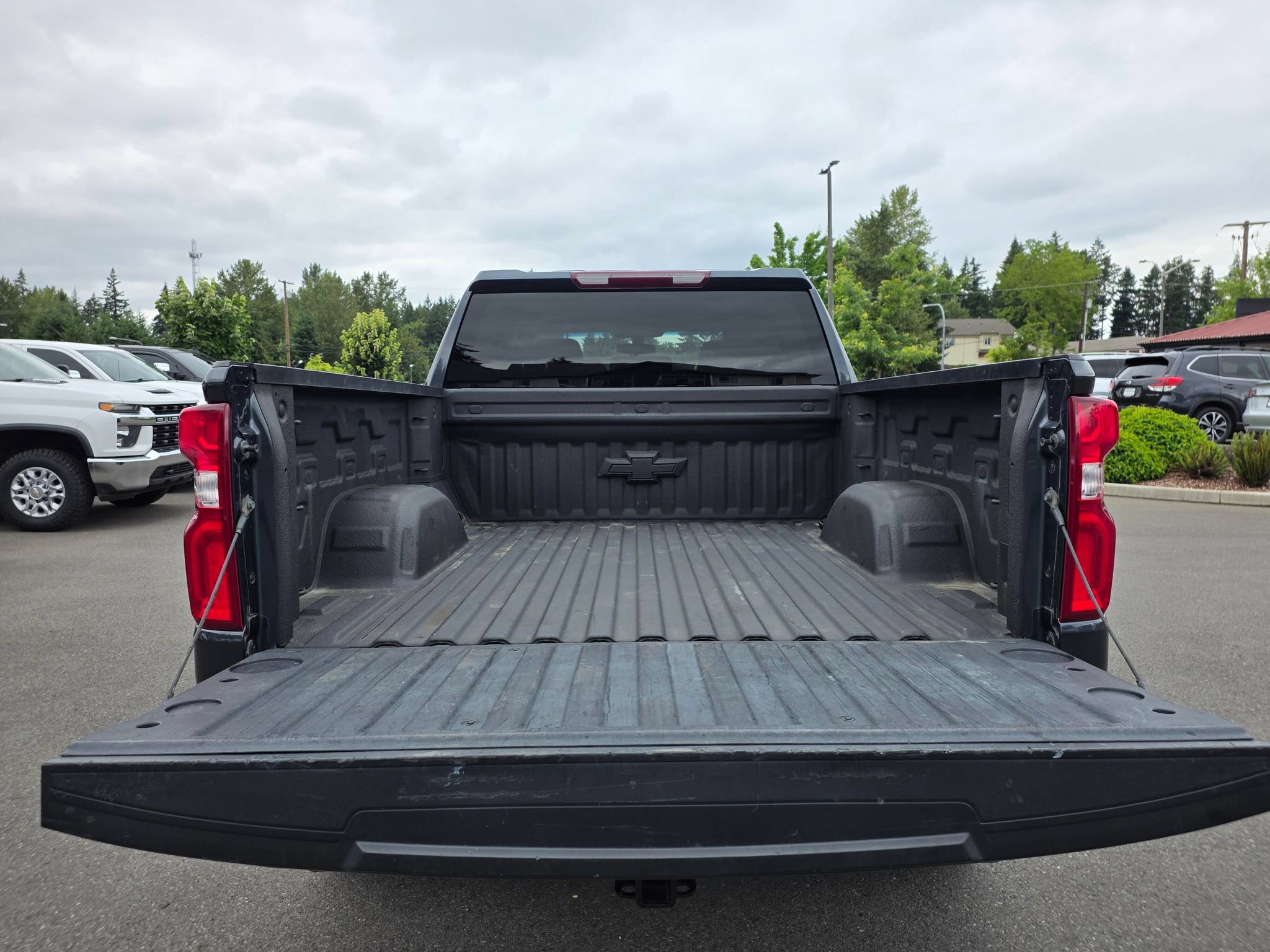 Used 2022 Chevrolet Silverado 1500 LT Trail Boss w/ Bed Protection Package AWD/4WD image 10
