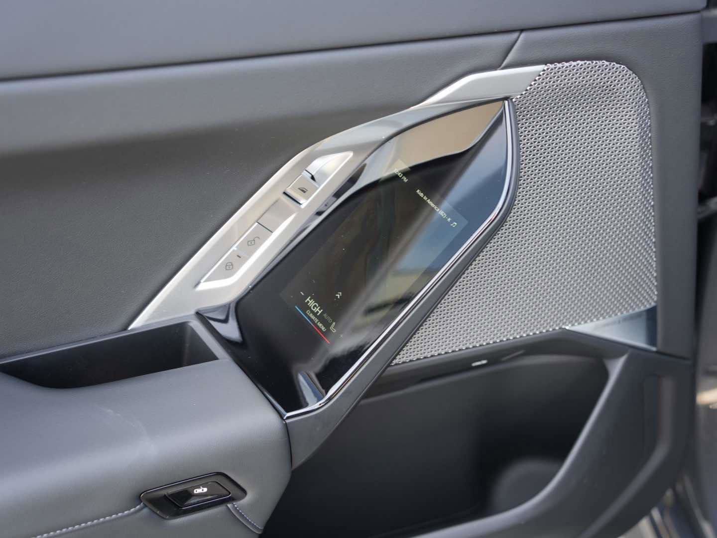 Certified 2023 BMW 740i 740i Sedan RWD w/ Parking Assistance Package image 9