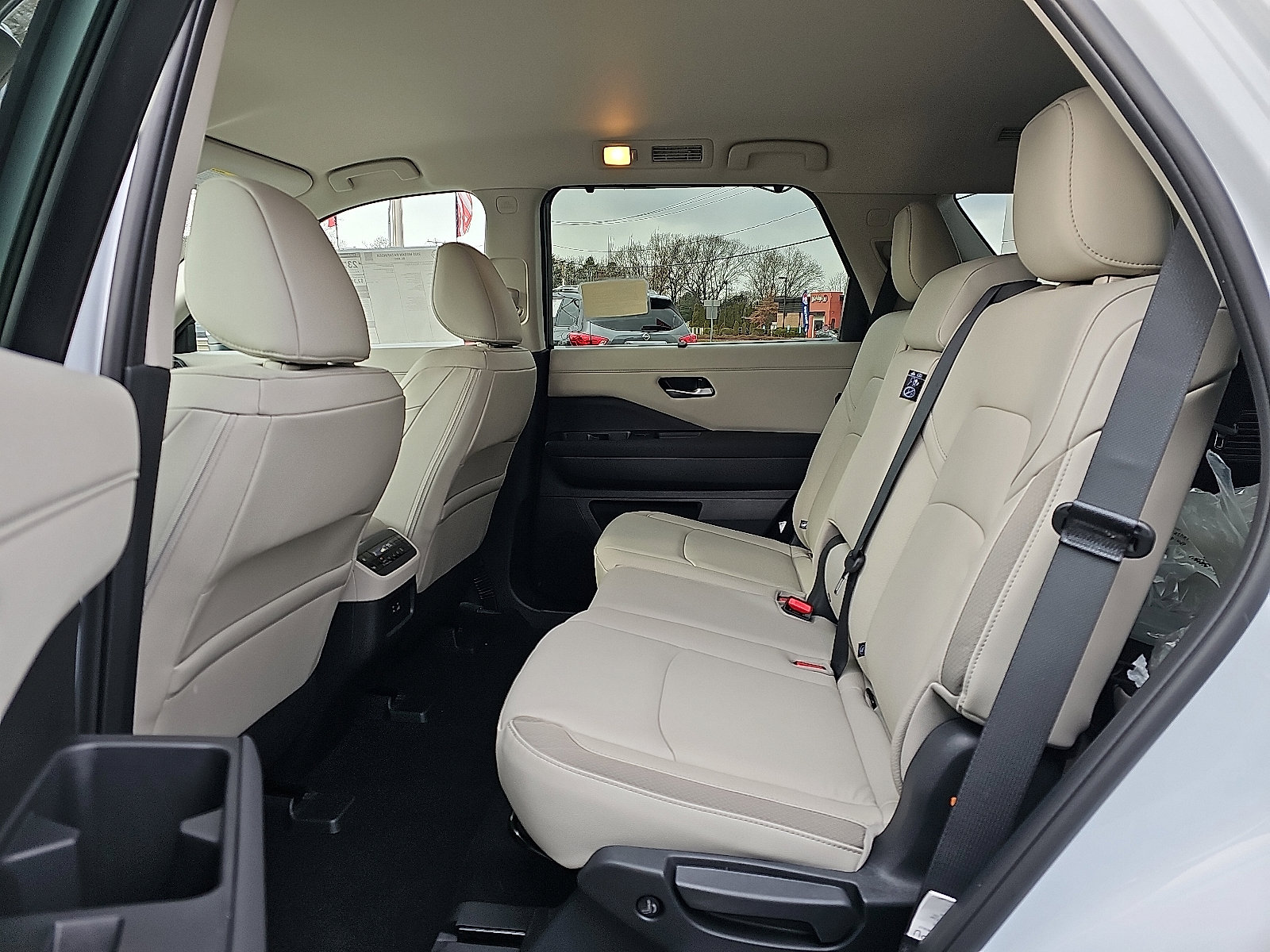 New 2025 Nissan Pathfinder SL image 6