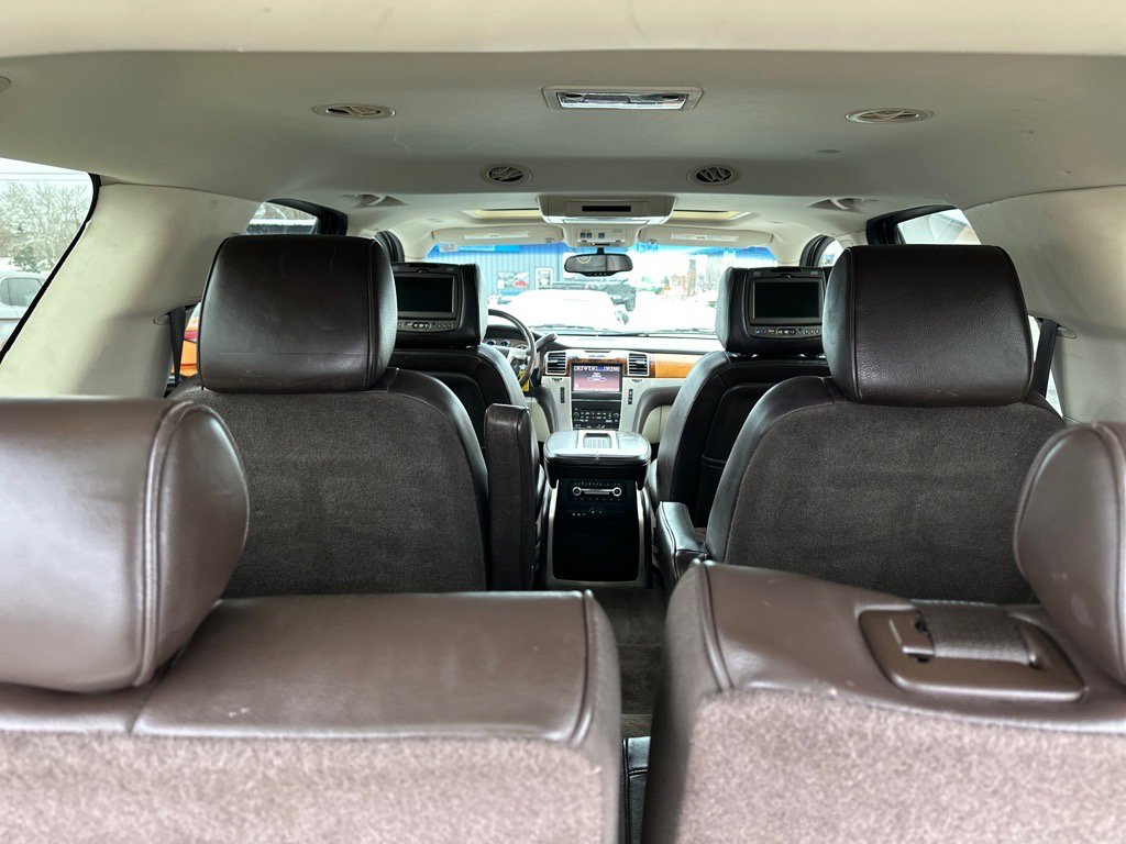 Used 2014 Cadillac Escalade Platinum image 11