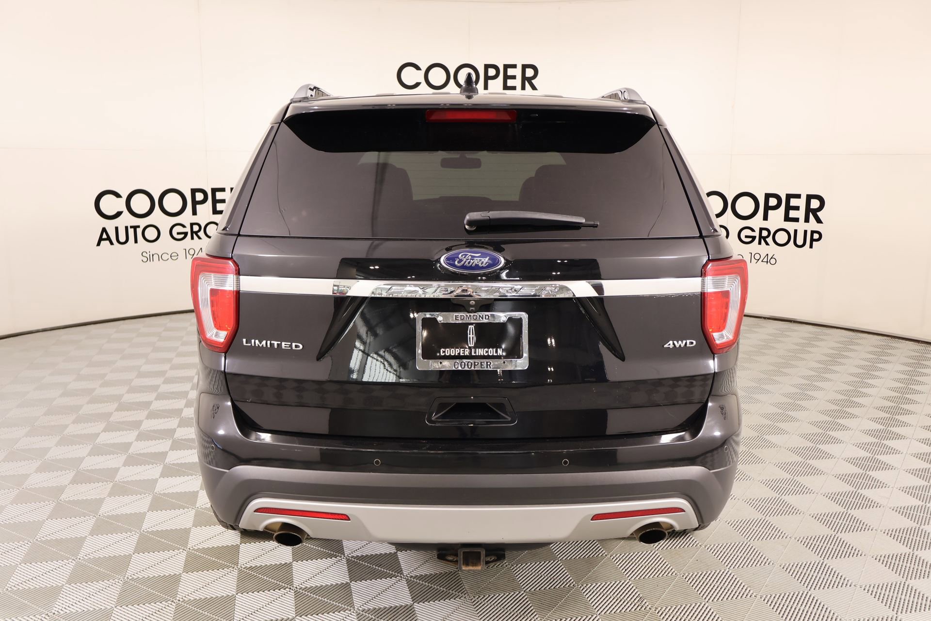Used 2017 Ford Explorer Limited AWD/4WD image 23