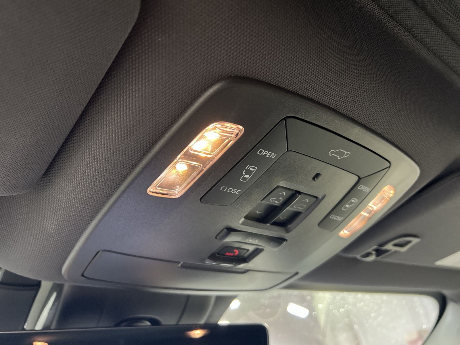Used 2024 Toyota Sienna Platinum AWD/4WD image 37