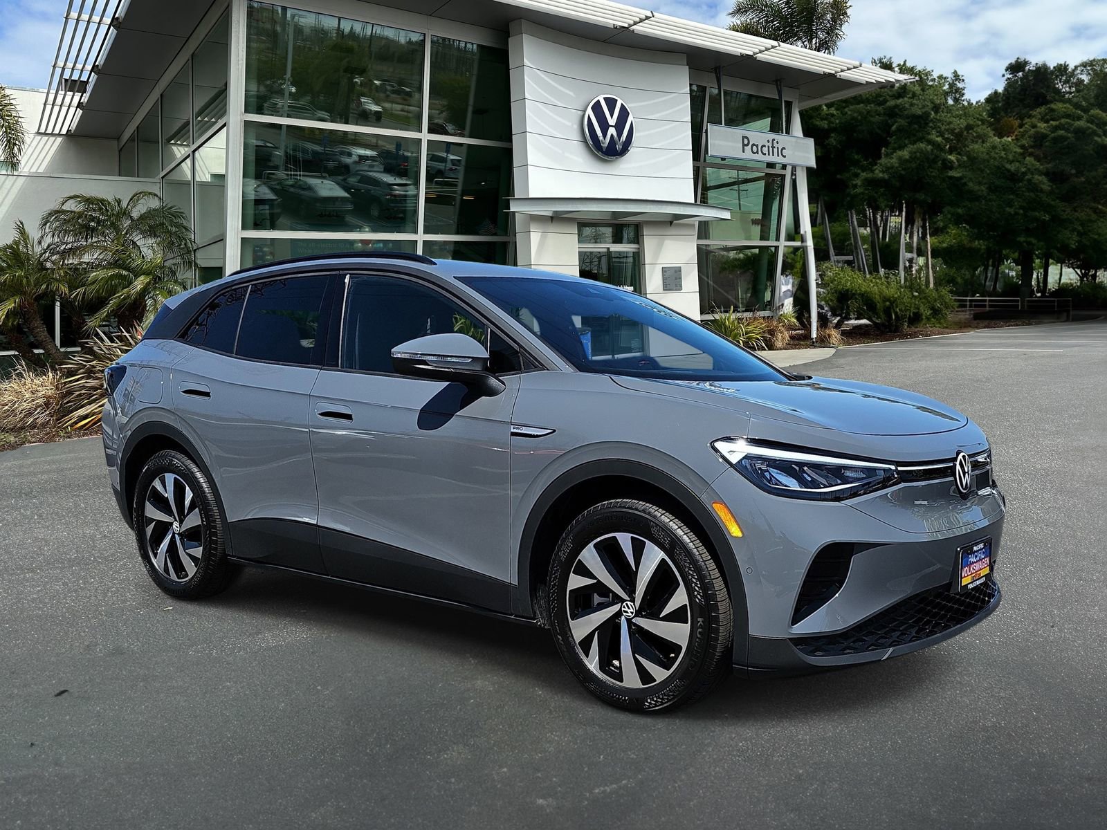 Certified 2023 Volkswagen ID.4 Pro image 3