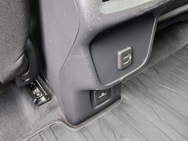 Used 2019 GMC Terrain SLE w/ GMC Pro Grade Package AWD/4WD image 28