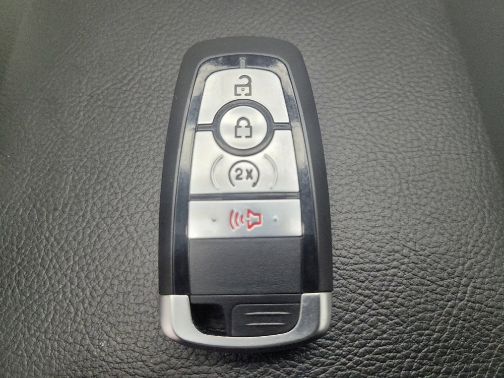 Used 2017 Ford Edge Titanium w/ Equipment Group 301A image 32