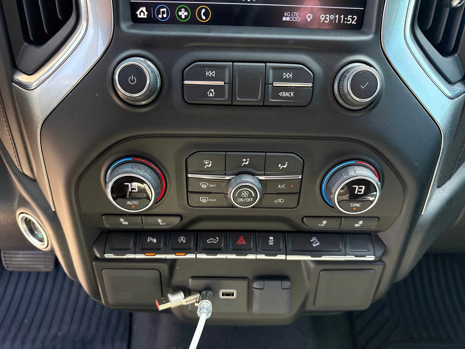 Used 2022 Chevrolet Silverado 1500 LT w/ Z71 Off-Road Package AWD/4WD image 29