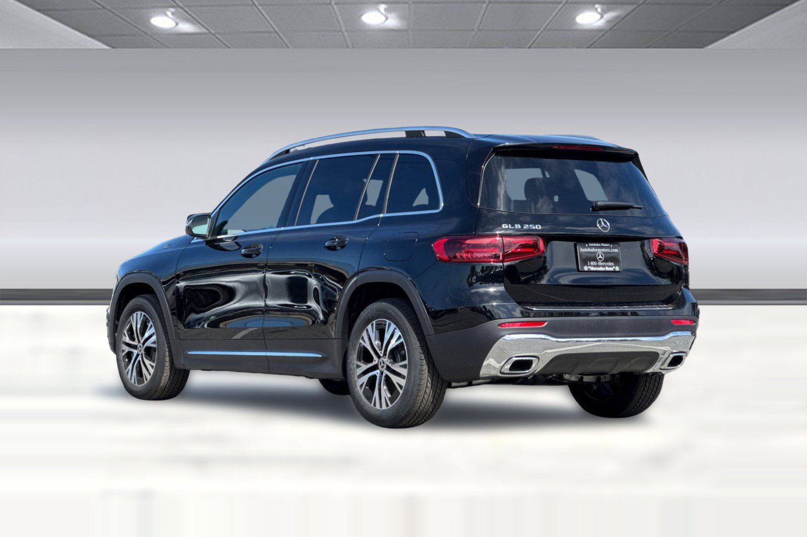 New 2026 Mercedes-Benz GLB 250 image 3