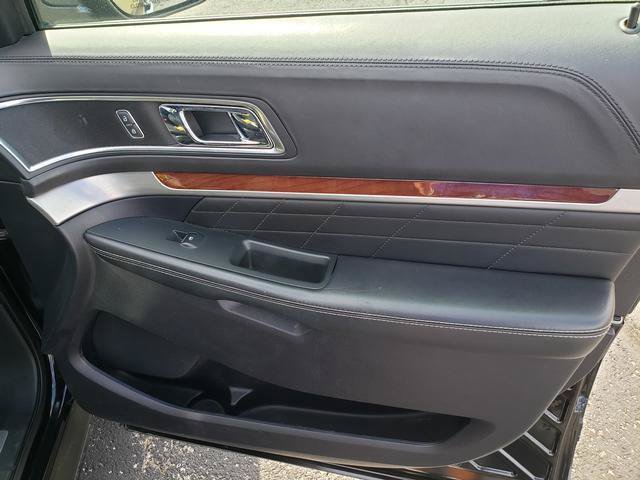 Used 2019 Ford Explorer Platinum AWD/4WD image 20