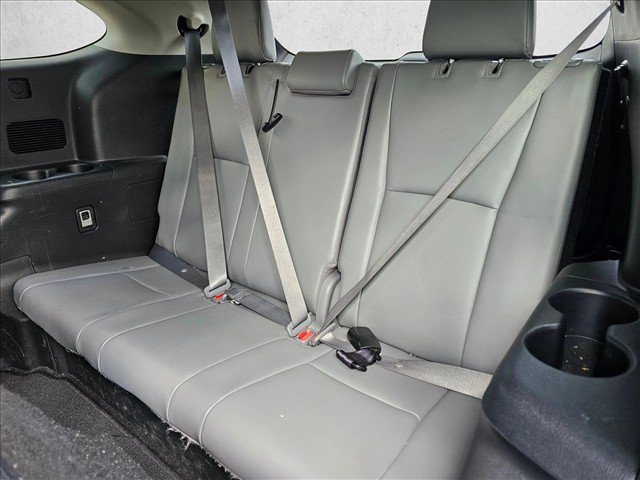 Used 2022 Toyota Highlander XLE AWD/4WD image 20