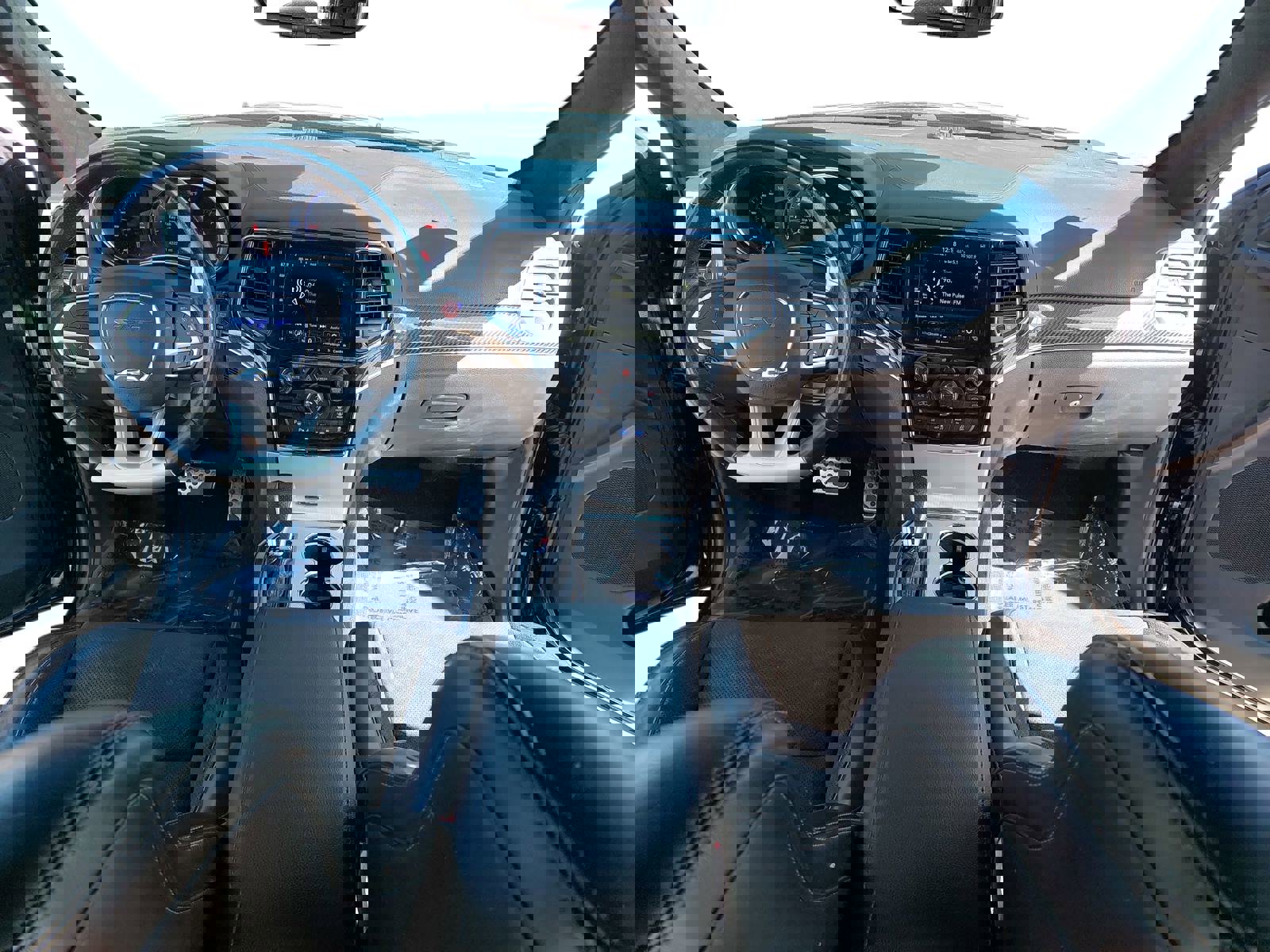 Used 2020 Jeep Grand Cherokee SRT image 9