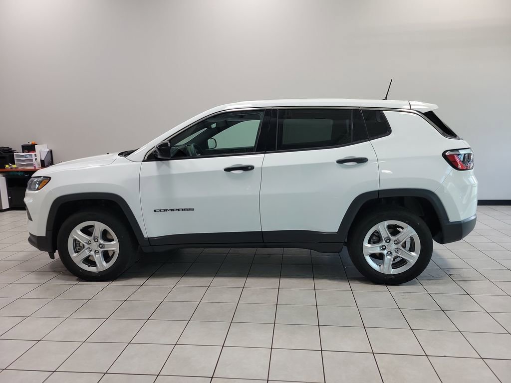 Used 2023 Jeep Compass Sport AWD/4WD image 8