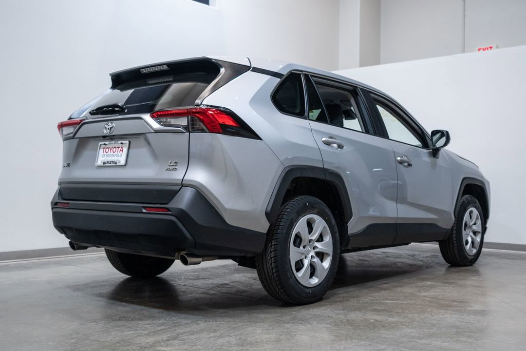 Used 2024 Toyota RAV4 LE image 9