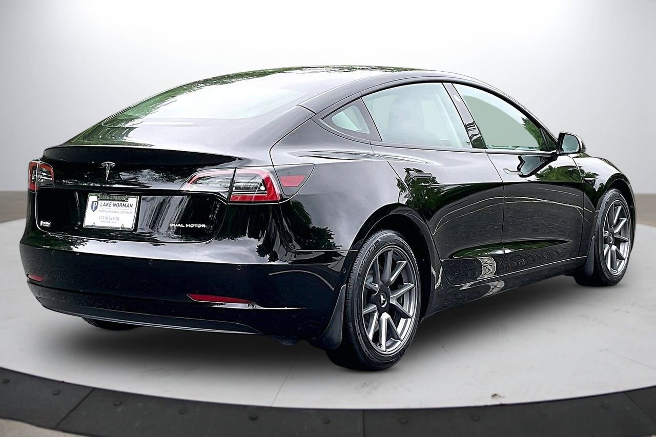 Used 2022 Tesla Model 3 Long Range AWD/4WD image 9