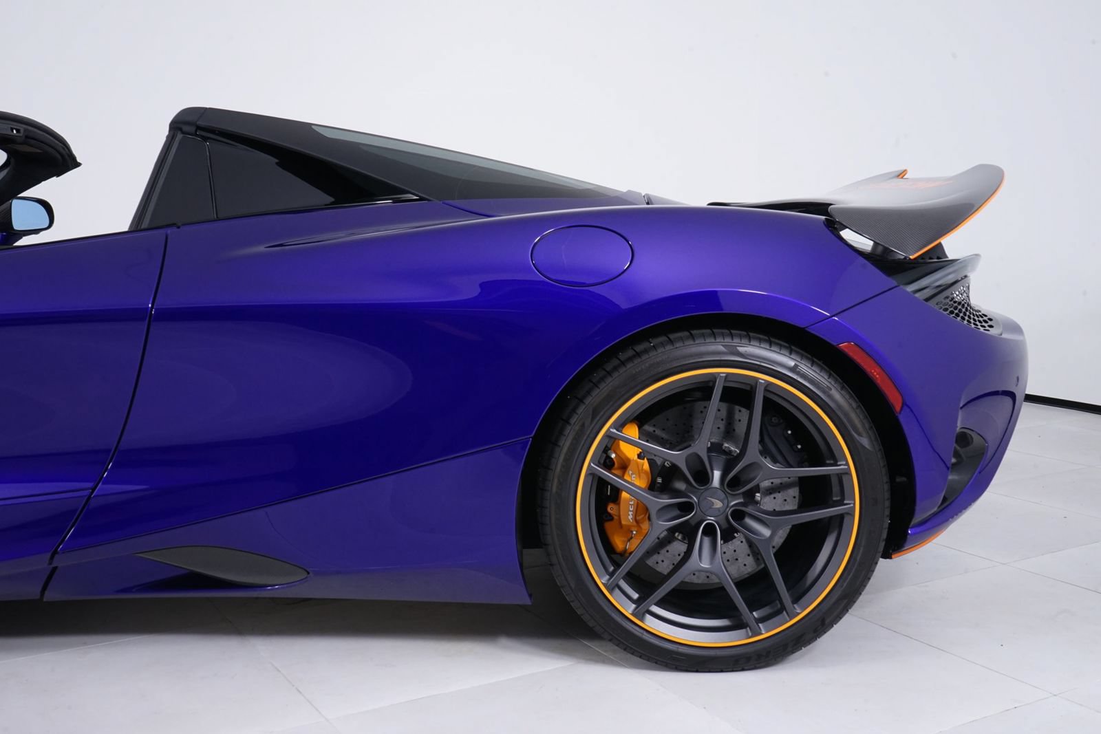 Used 2025 McLaren 750S Spider RWD image 13