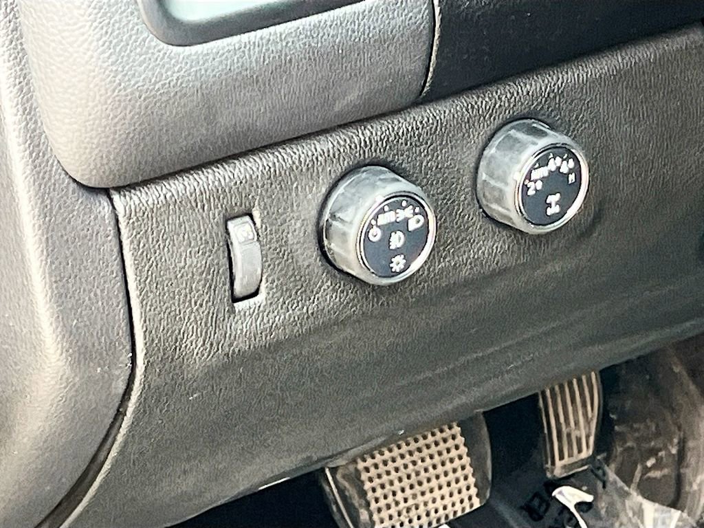 Used 2022 Chevrolet Colorado LT w/ LT Convenience Package AWD/4WD image 10