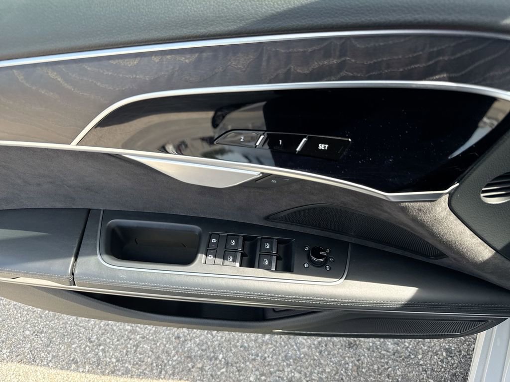 Used 2020 Audi A8 L 4.0T w/ Executive Package image 15