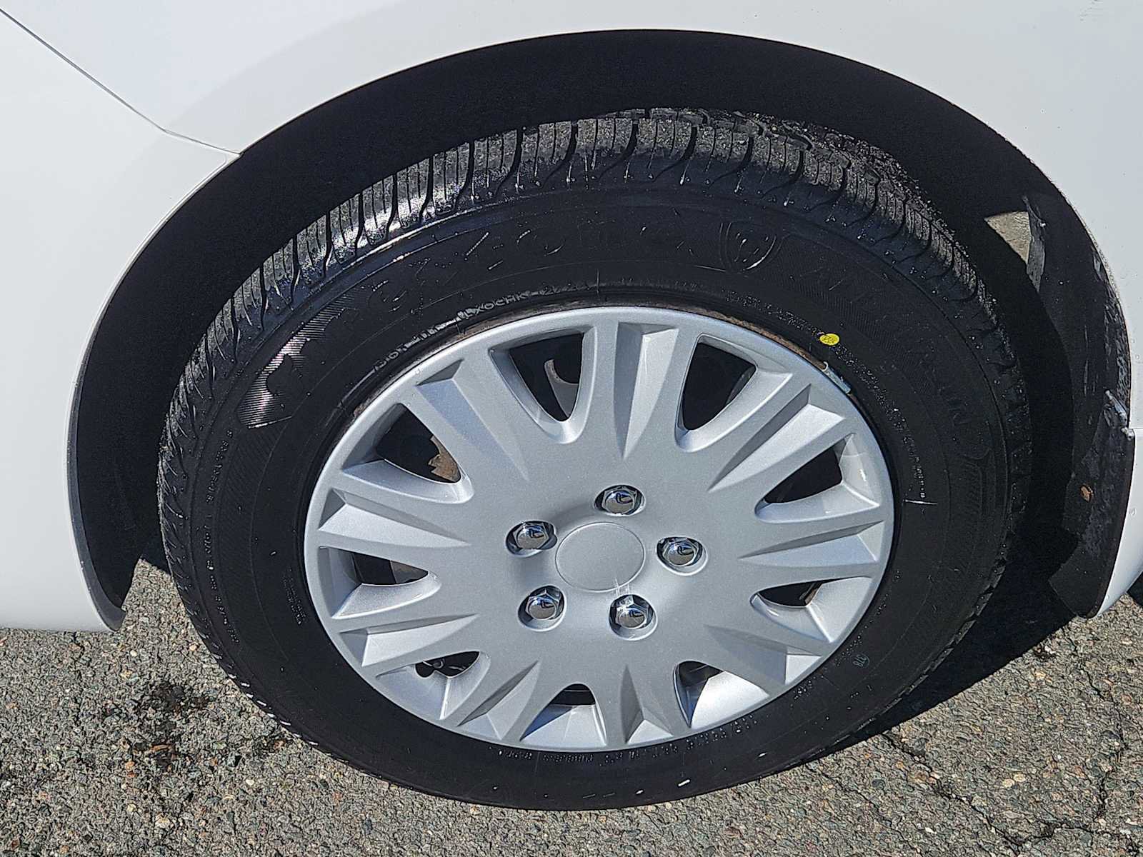 Used 2017 Nissan Versa S Plus image 7