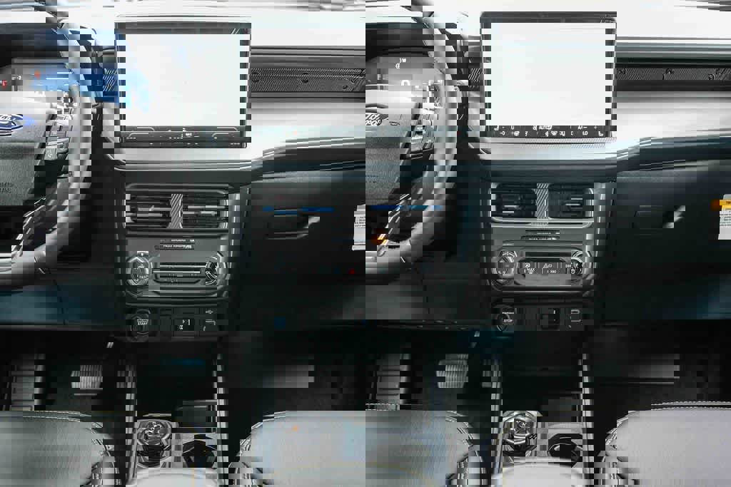 New 2026 Ford Maverick Lobo image 13