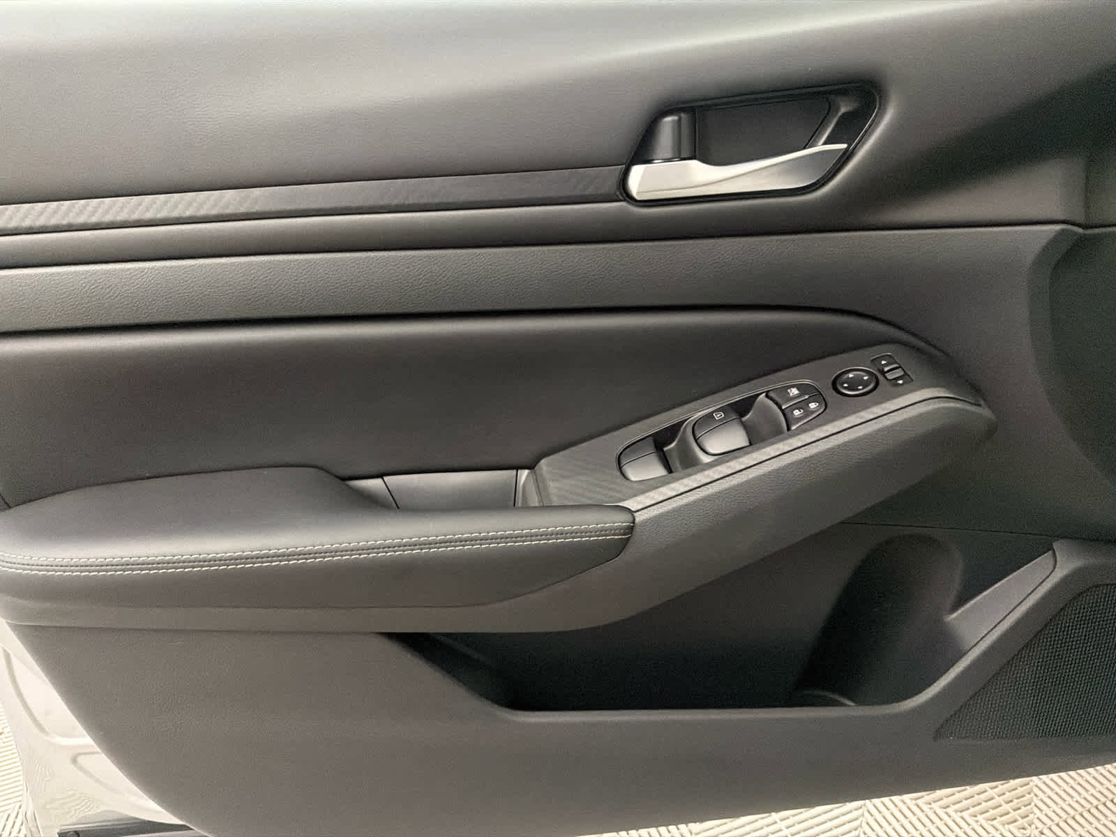 Certified 2024 Nissan Altima 2.5 SV FWD image 22