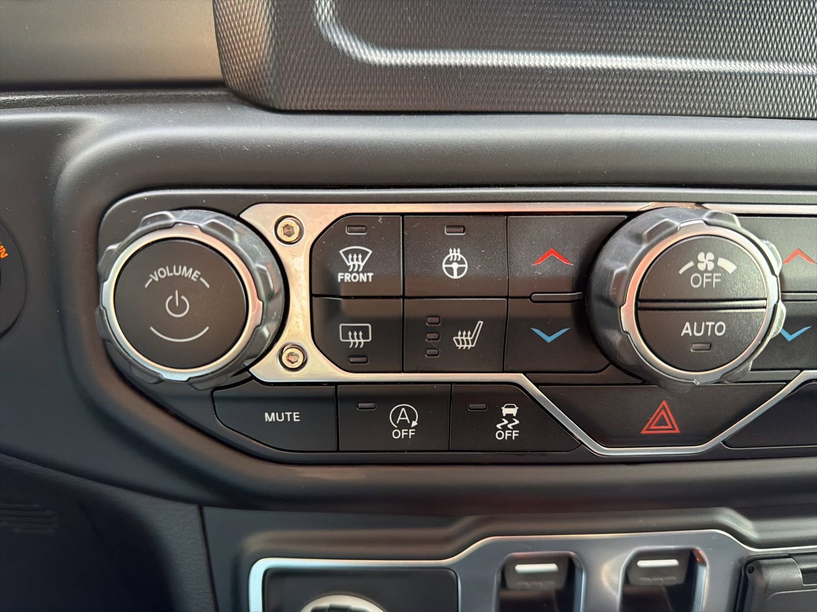 Used 2021 Jeep Wrangler Sport S image 42