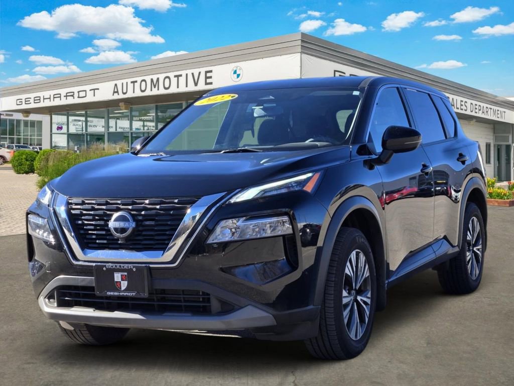 Used 2022 Nissan Rogue SV image 3