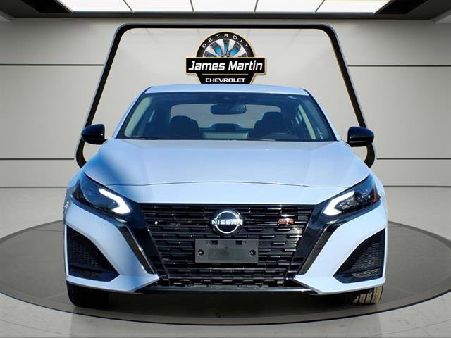 Used 2024 Nissan Altima 2.5 SR image 2