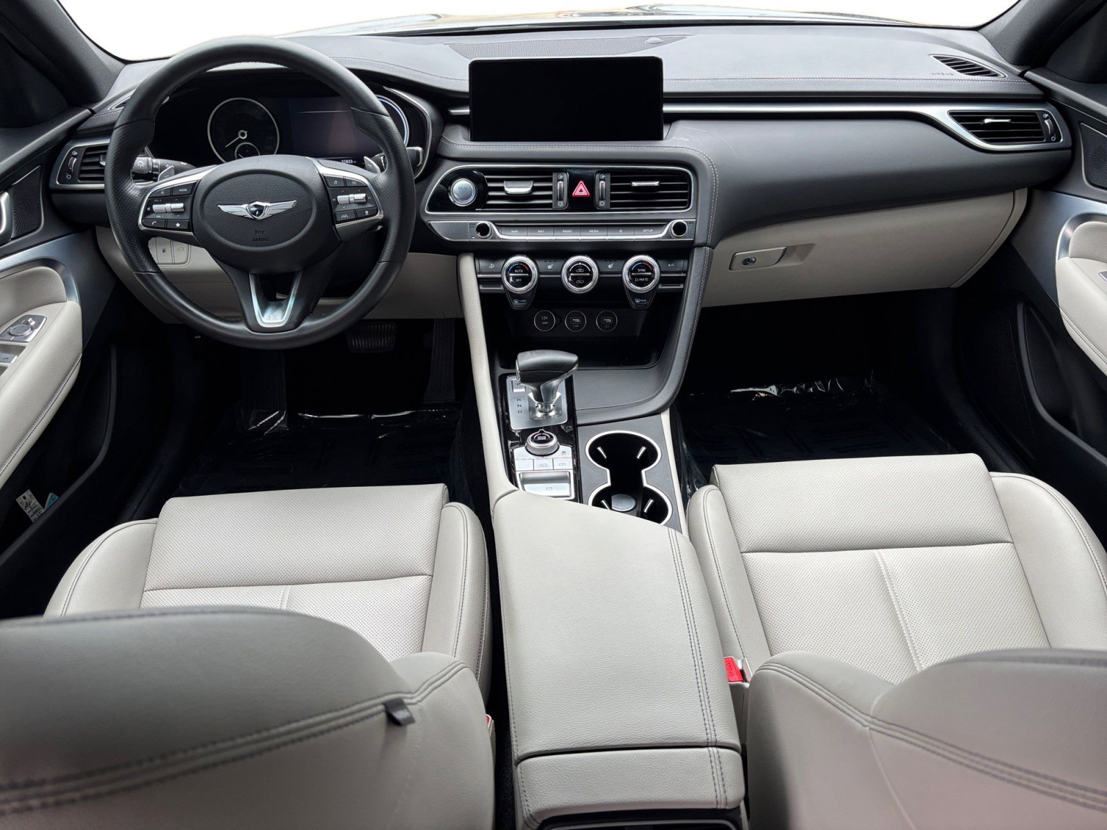 Used 2023 Genesis G70 2.0T image 10