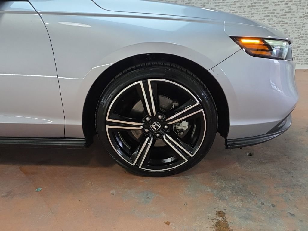 Used 2023 Honda Accord Sport image 8