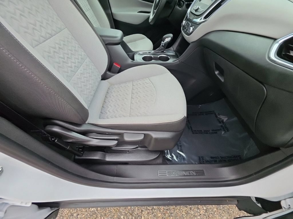 Used 2024 Chevrolet Equinox LS FWD image 31